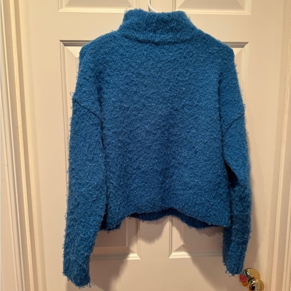 Zara Blue Sweater - Picture 9 of 9
